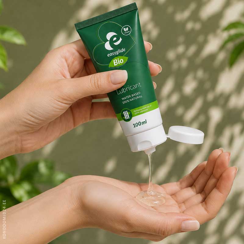 EasyGlide Bio & Natural lubricant texture on hand